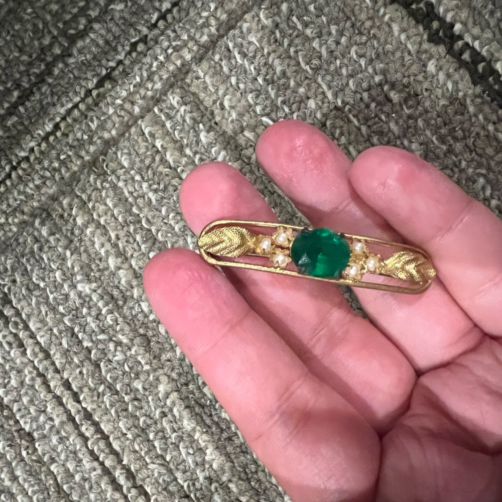 Vintage green crystal brooch